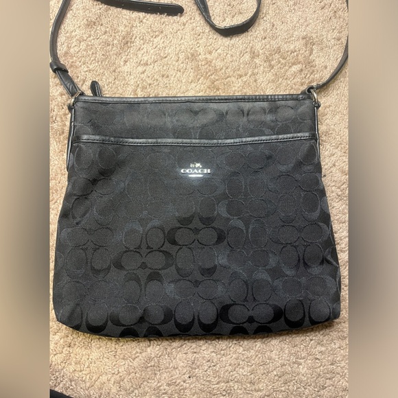 Black Coach CrossBody bag !  USED! - Picture 2 of 7